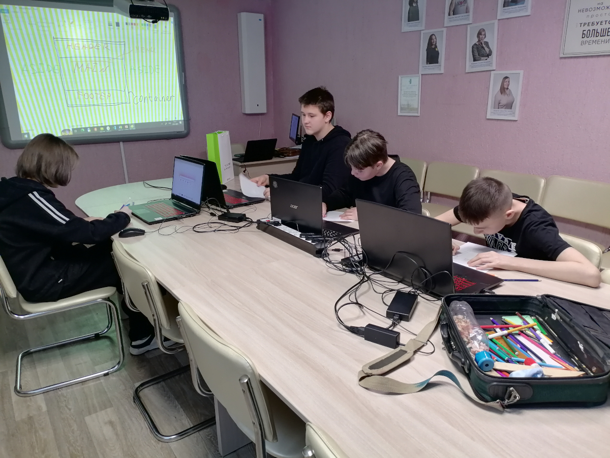 Наше программирование, традиционно, начинается с карандашей